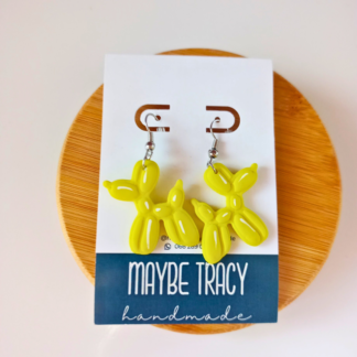 Balloon dog in Yellow